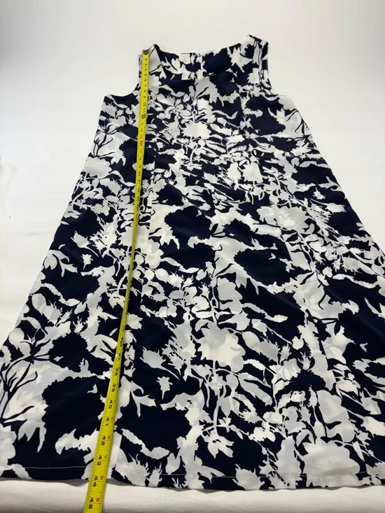 Woman’s  Plus Navy White Floral Popover Maxi Dress - Large (18/20) - Picture 3 of 5